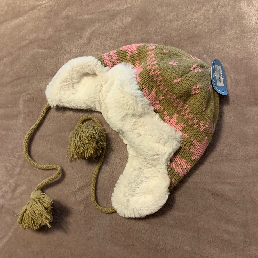 Life is good Women’s snowflake sleigh winter hat